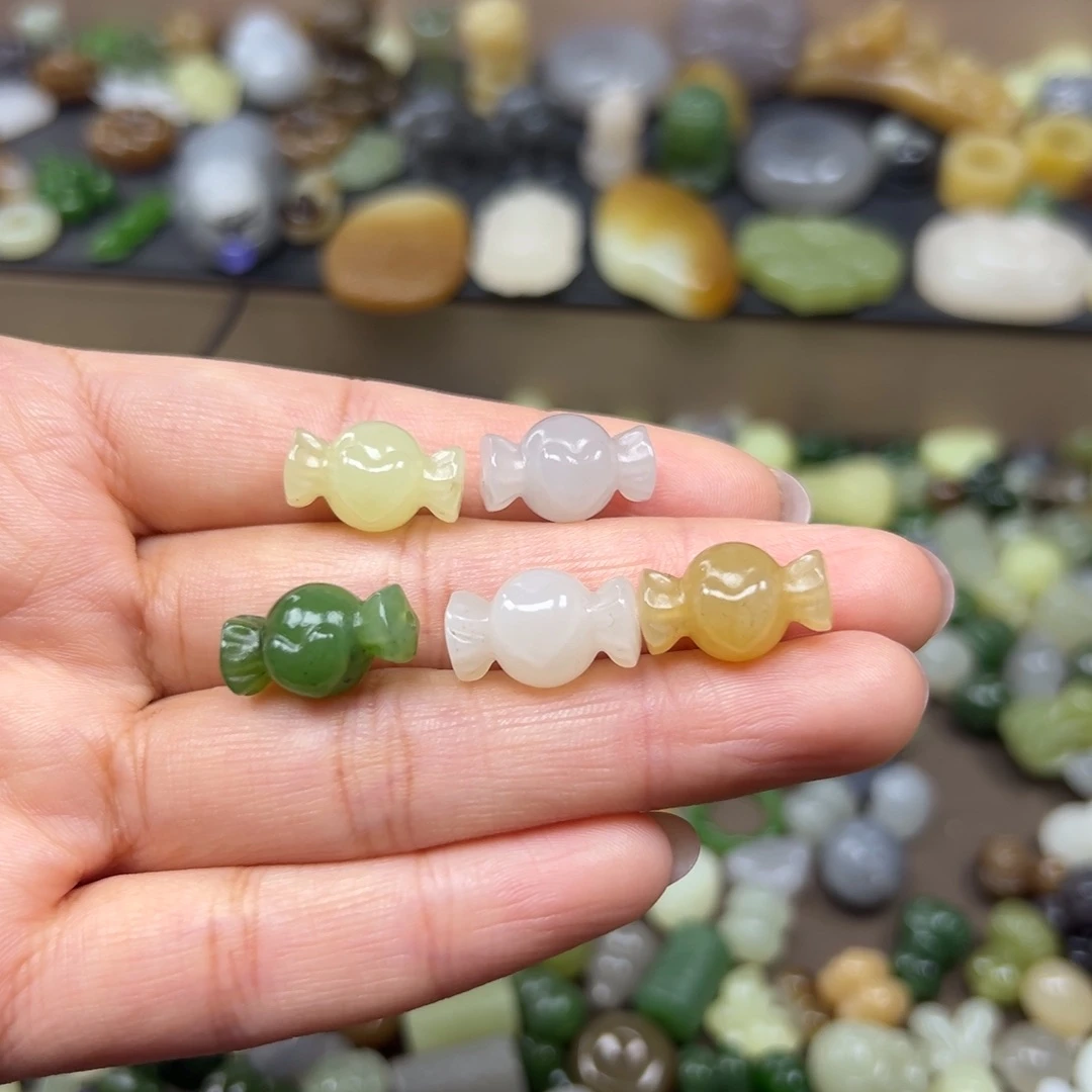 和田玉未镶嵌颈饰128一个多样性发其一