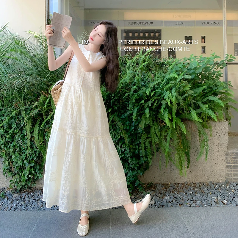 法式无袖背心长裙女夏季2025新款小个子巨好看显瘦海边度假连衣裙