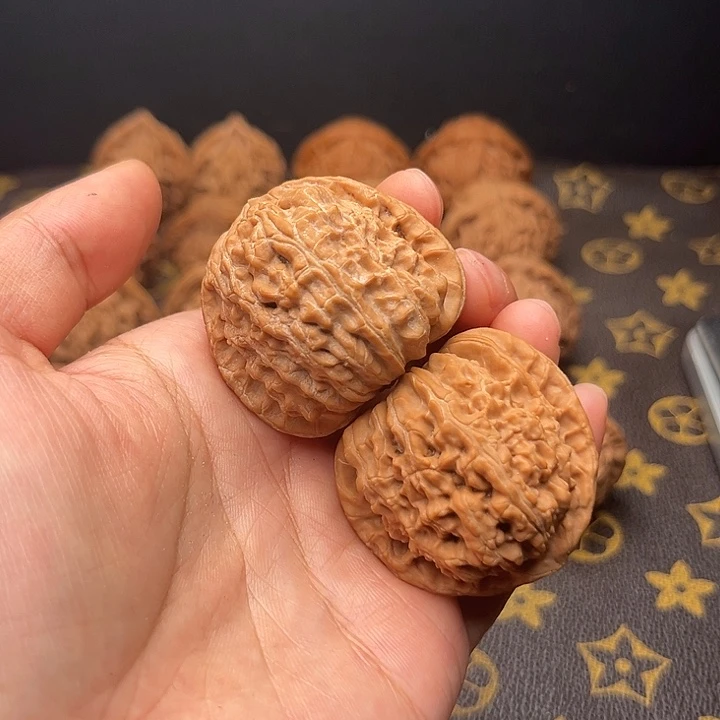 文玩核桃吊坠39三角白