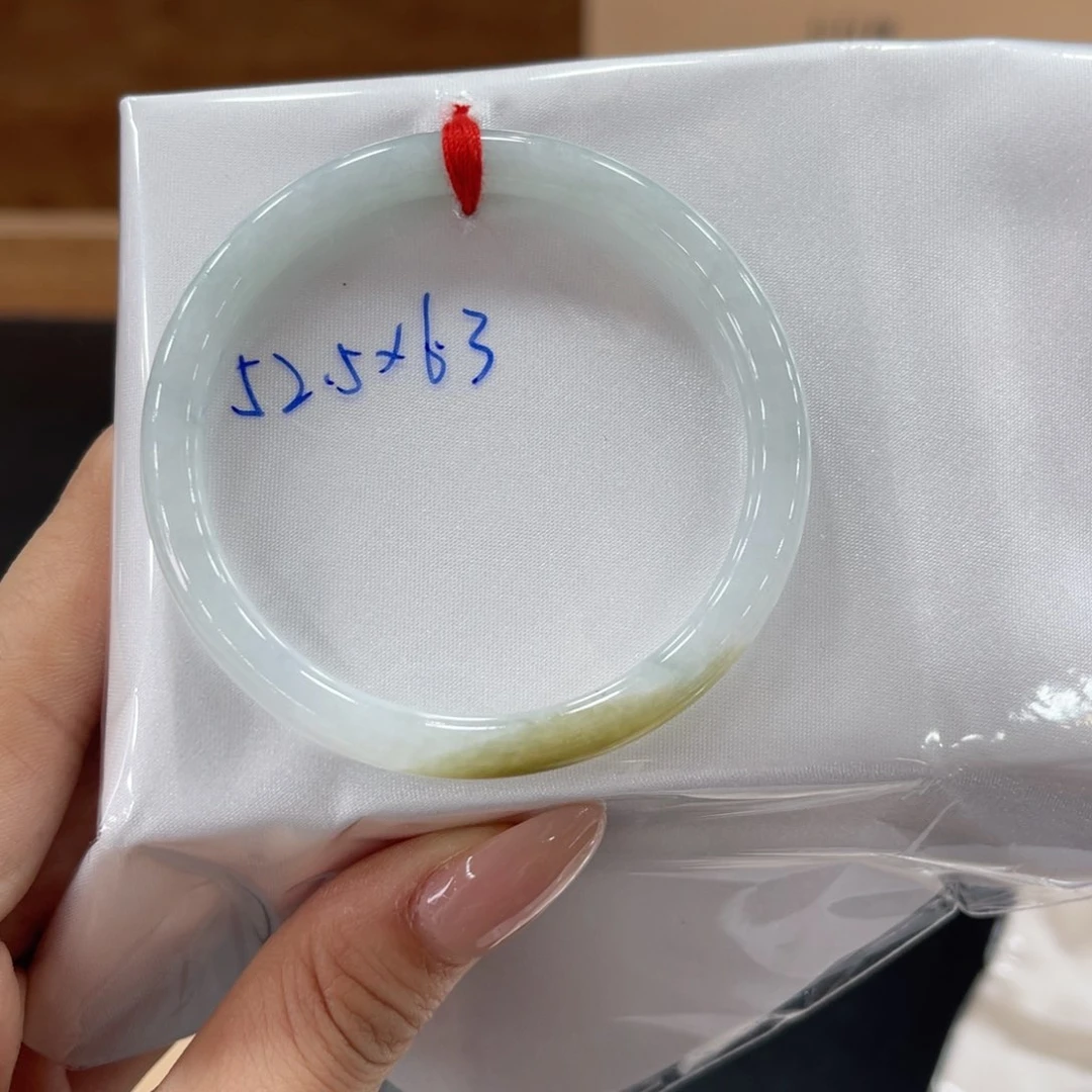 未镶嵌手镯翡翠琳***?翡翠