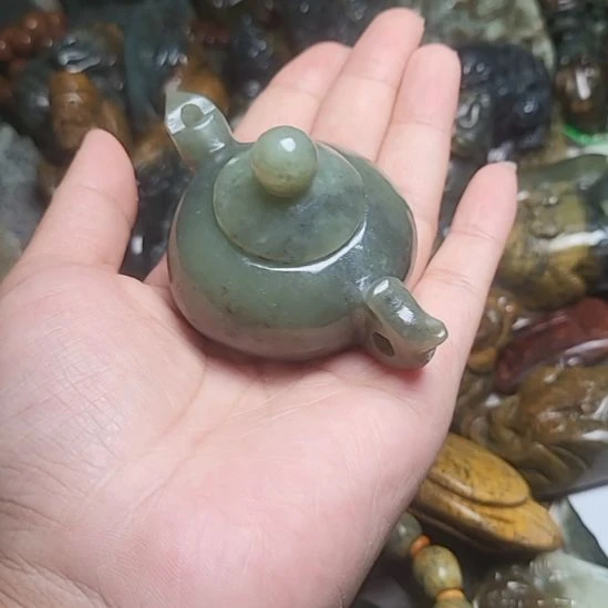 浮***～岫岩河磨玉（透闪石质玉）未镶嵌挂件