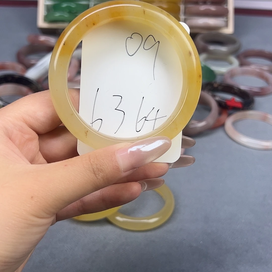 未镶嵌手镯石英质玉09