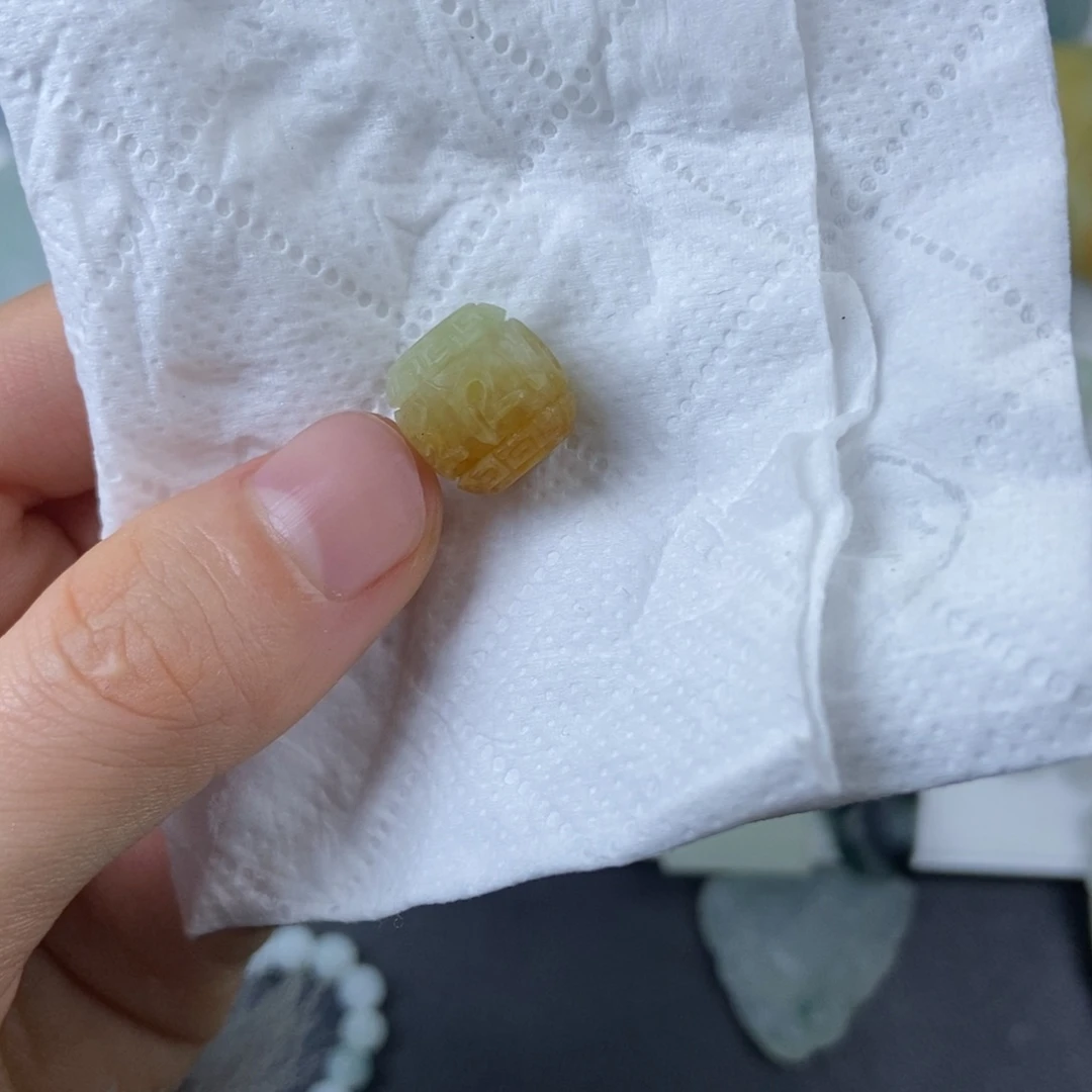 定制翡翠未镶嵌时**揚