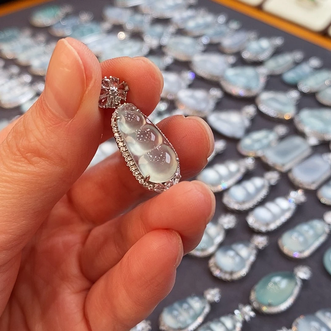 翡翠颈饰未镶嵌天然缅甸a货翡翠福豆