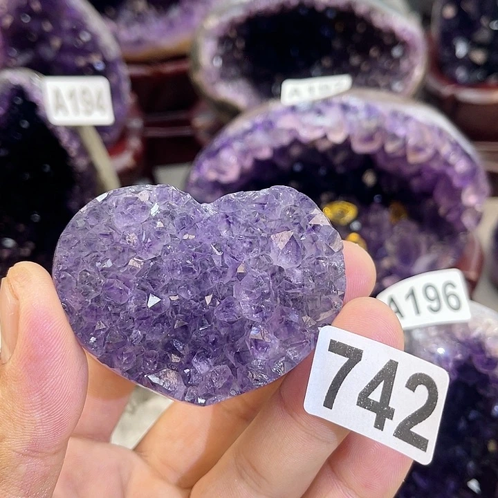 未镶嵌水晶大型摆件（非配饰）