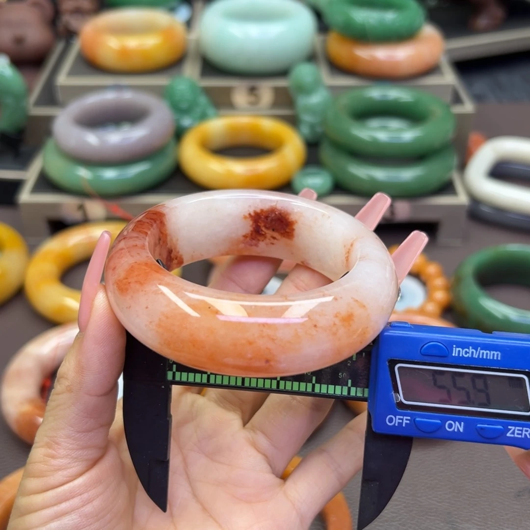 未镶嵌手镯石英岩玉