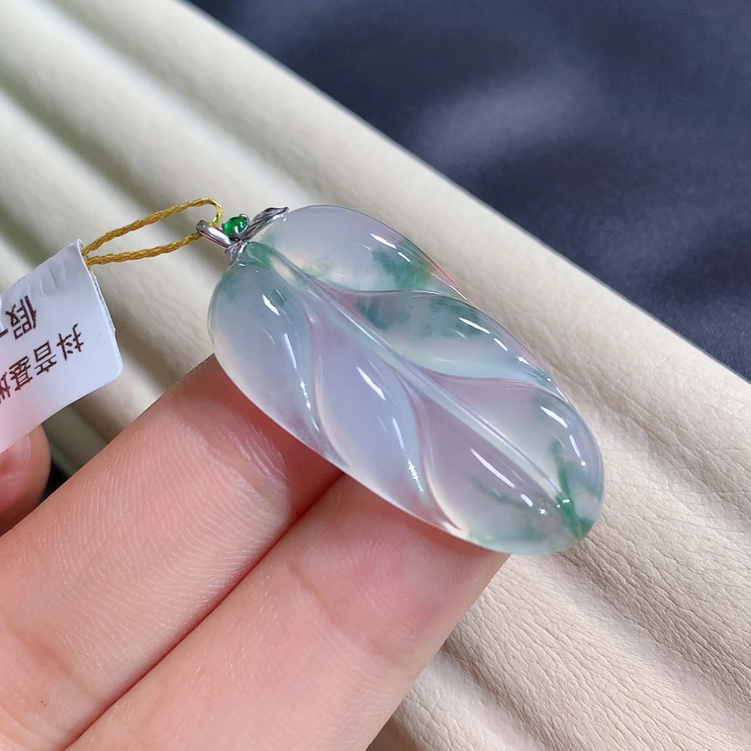 翡翠18K金镶嵌颈饰天然缅甸a货翡翠叶子
