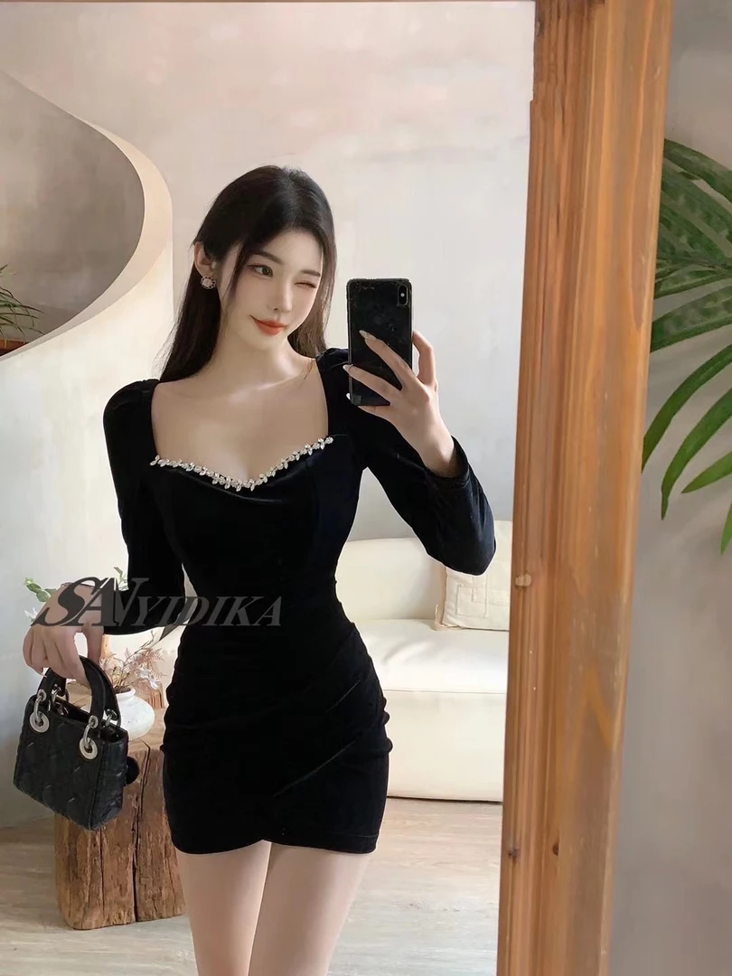 法式洋气镶钻修身丝绒显瘦连衣裙秋冬气质一字领收腰短裙子 970