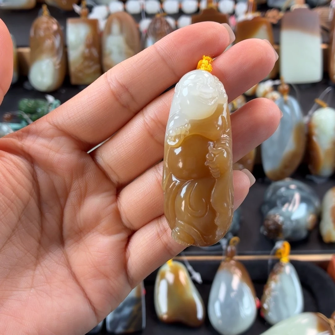 五****和田玉未镶嵌颈饰