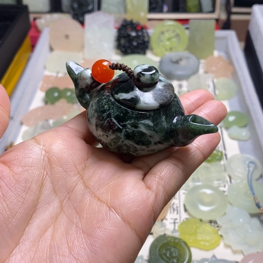 蛇纹石玉未镶嵌颈饰