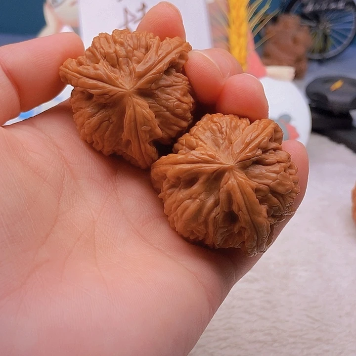 吊坠文玩核桃。****。三棱