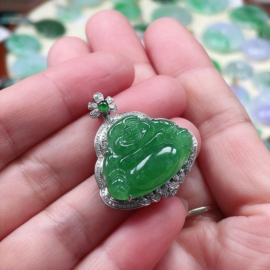 颈饰18K金镶嵌翡翠佛公