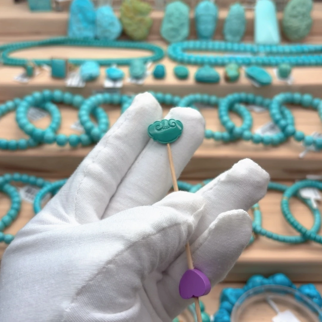 绿松石未镶嵌珠宝奇石