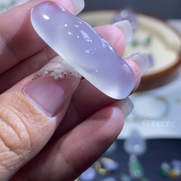 颈饰未镶嵌翡翠随行