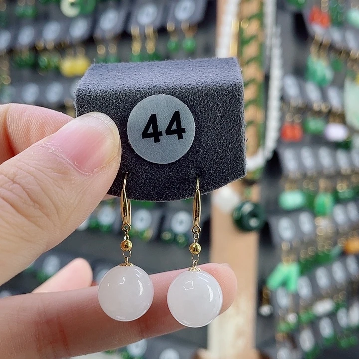 18K金镶嵌和田玉耳饰