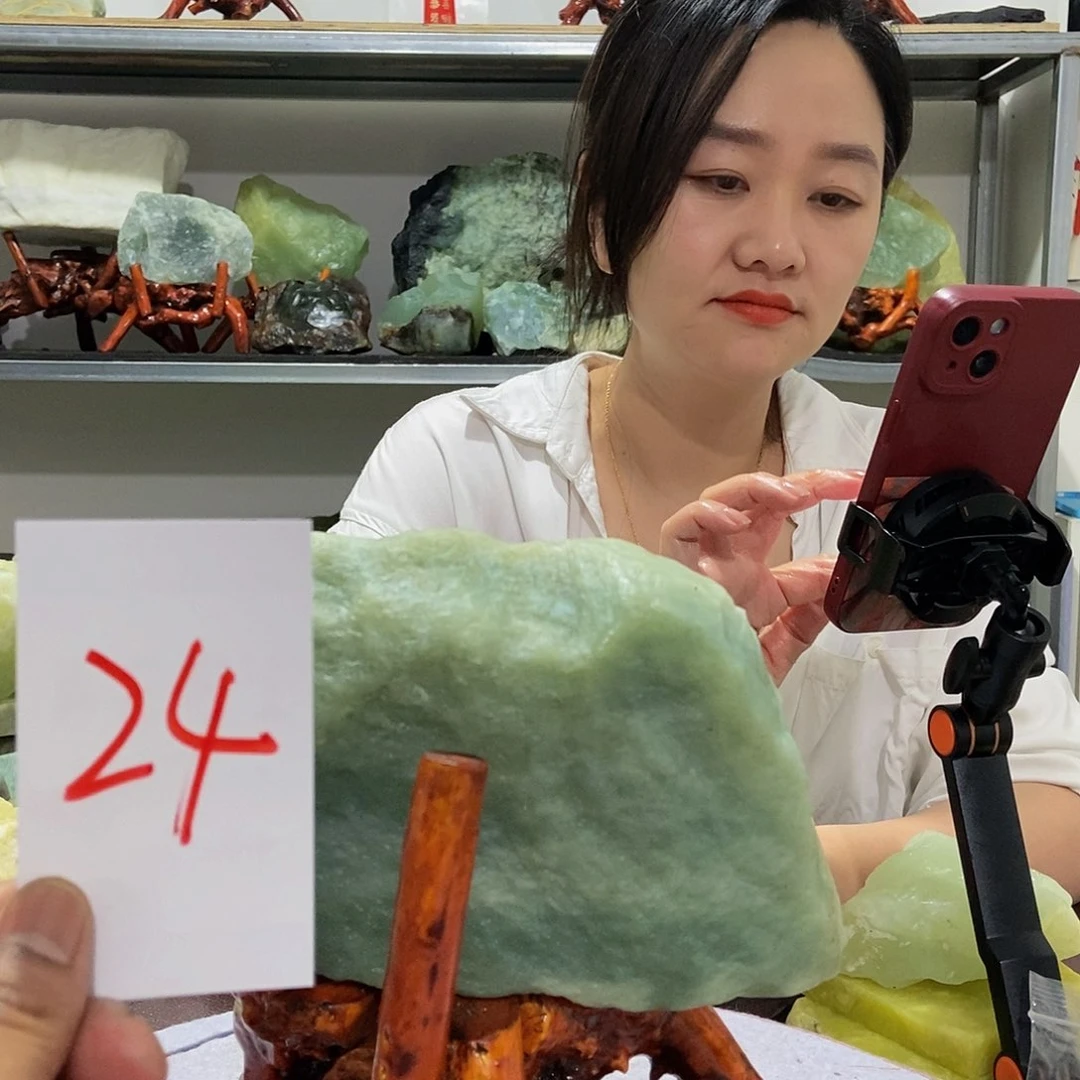 蛇纹石玉未镶嵌原石一****?