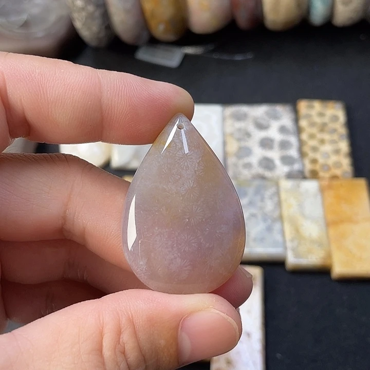 未镶嵌手链硅化珊瑚（珊瑚玉）