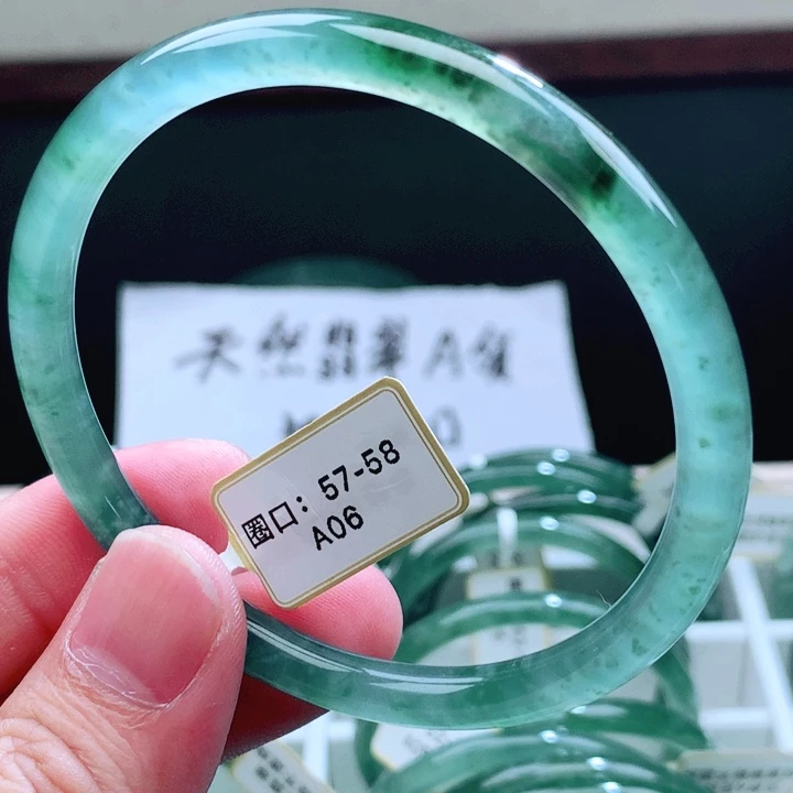 翡翠未镶嵌手镯翡翠手镯12