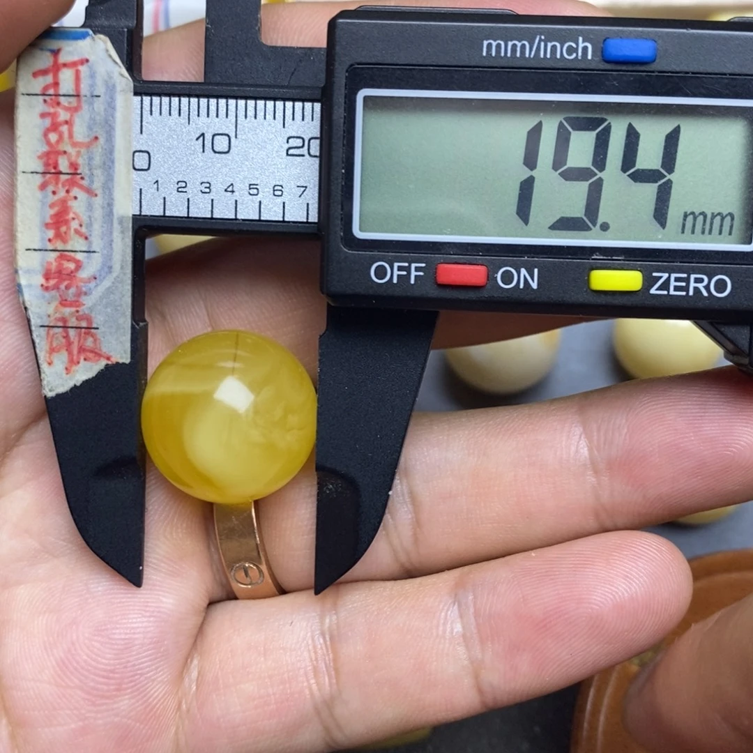 裸石蜜蜡未镶嵌19.4微瑕圆珠默认直发