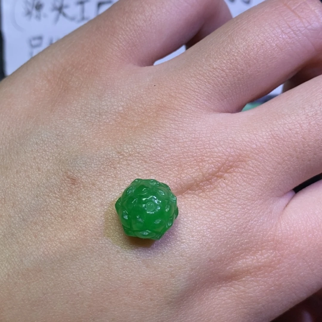 惜****翡翠未镶嵌颈饰吊坠