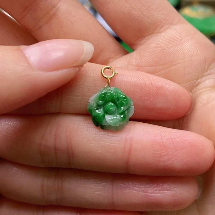 翡翠颈饰未镶嵌吊坠