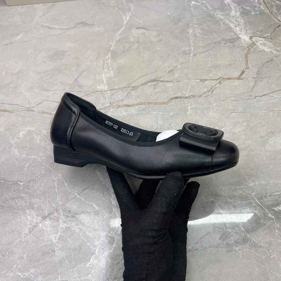 单鞋女（牛皮）257-222 （孤品）b区35码粗跟