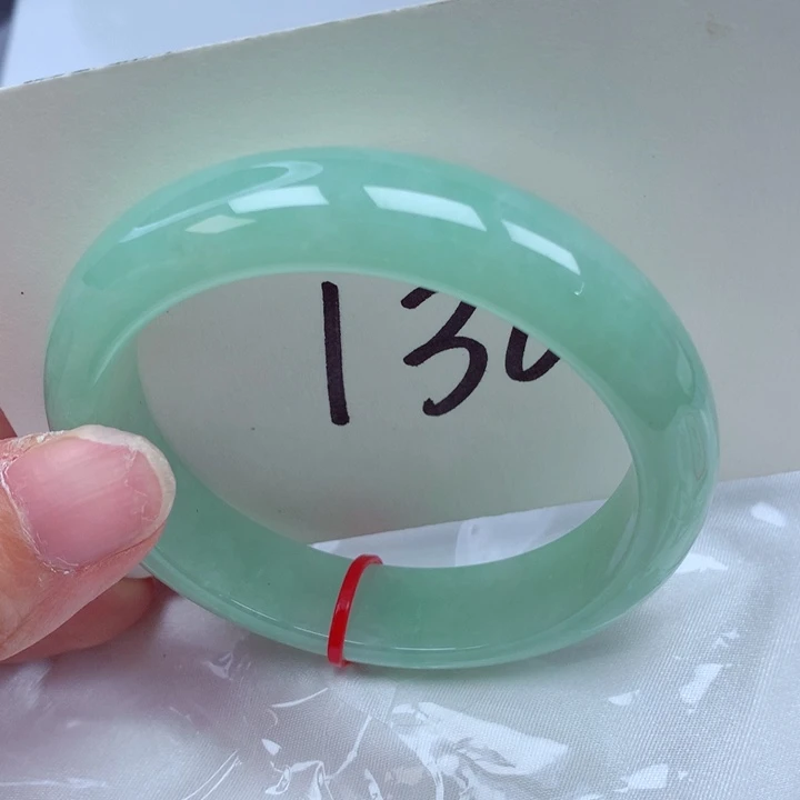 翡翠手镯未镶嵌翡翠