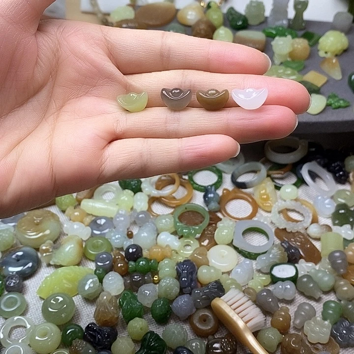 未镶嵌和田玉挂件元宝68一个多样性发其一