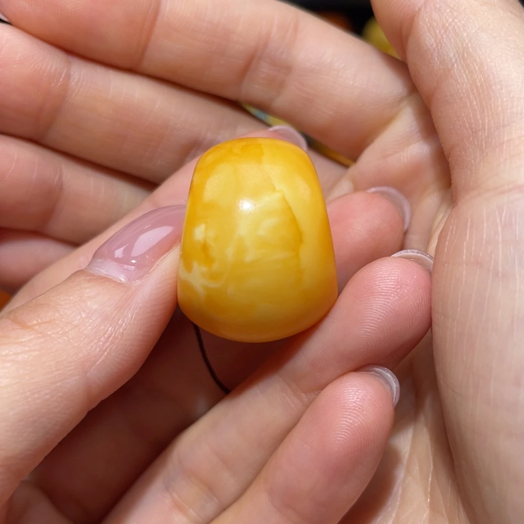 【闪购商品】琥珀裸石未镶嵌羊**村马蹄