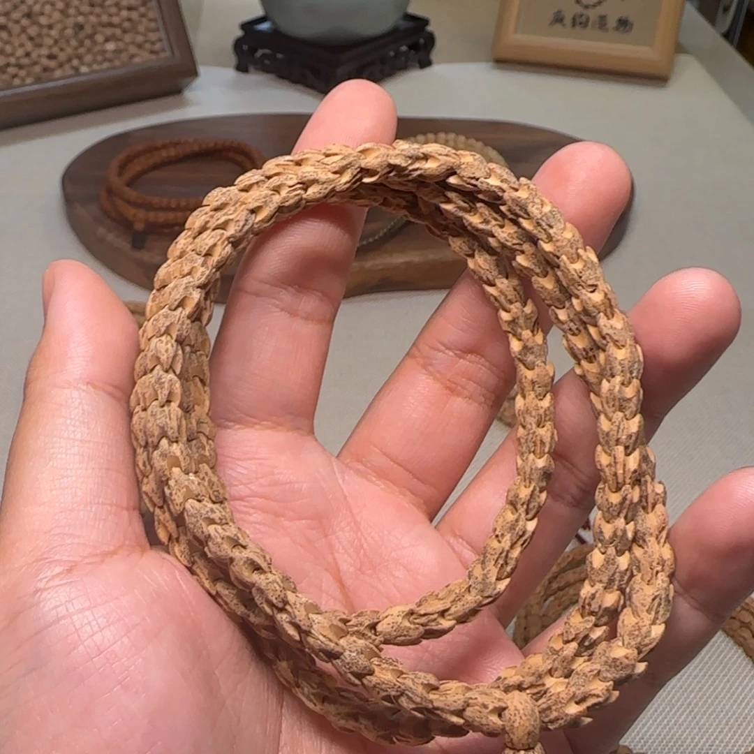 璐***l柏香籽/百香籽手串