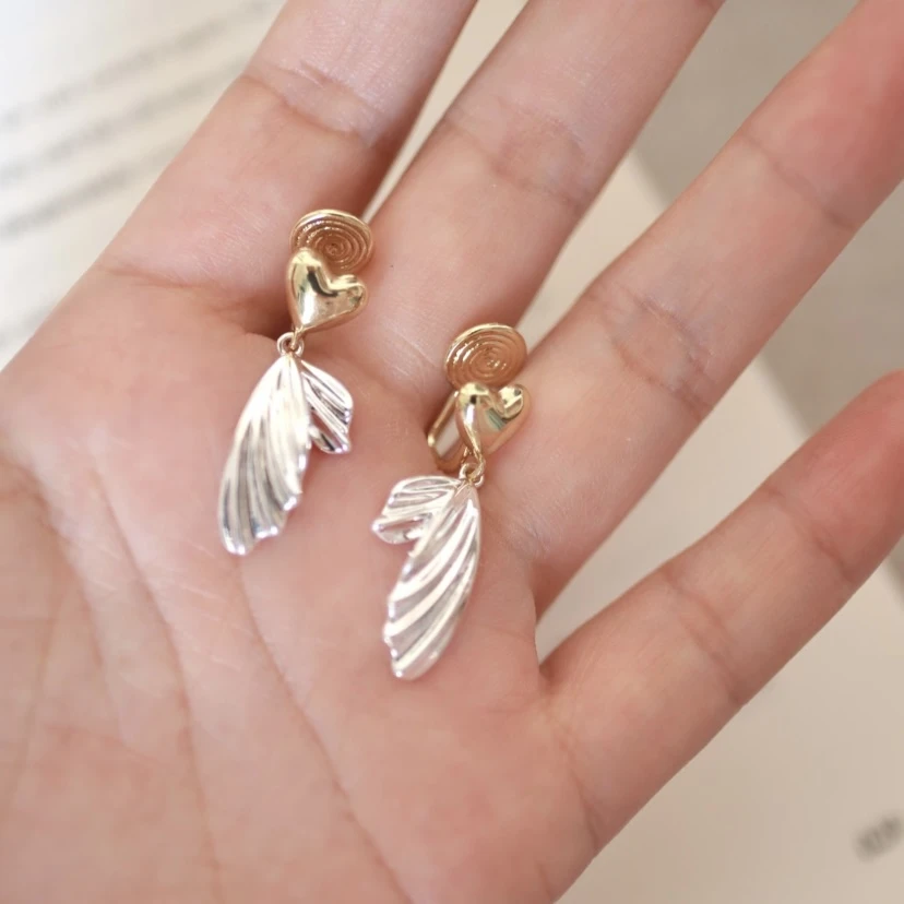 铜合金耳饰 H311清冷感爱心羽翼灵动百搭无耳洞耳夹蚊香盘耳饰