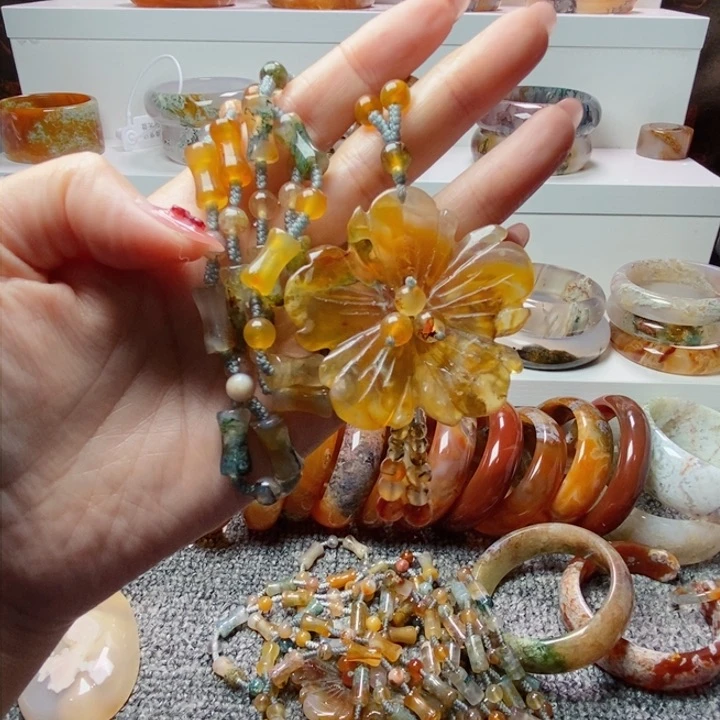玛瑙/玉髓手镯未镶嵌