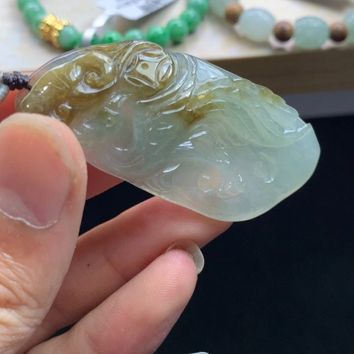 翡翠未镶嵌颈饰吊坠