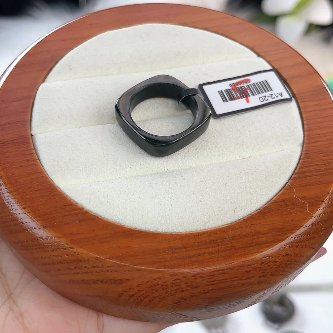 和田玉未镶嵌戒指l82。墨青方圆。17.2。不退换