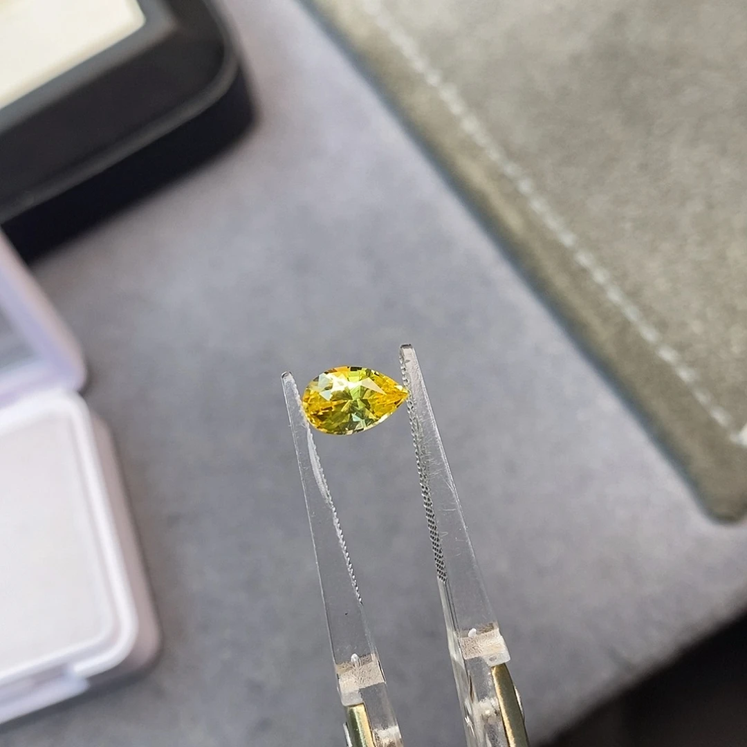 彩色蓝宝石裸石1.1ct 金丝雀