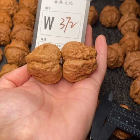 吊坠桃核爱****吴我是第37