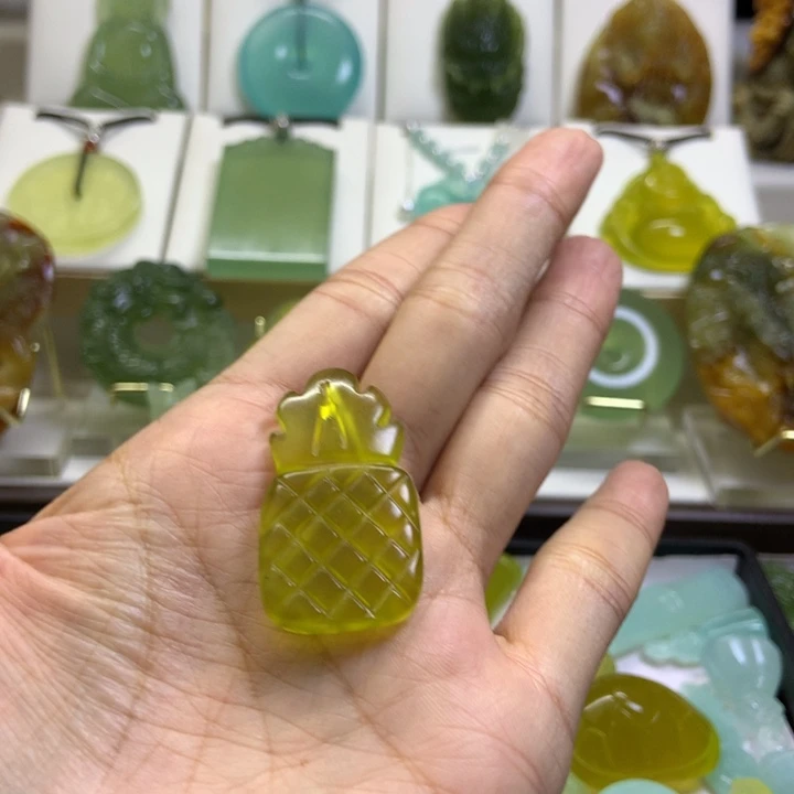 【闪购商品】未镶嵌蛇纹石玉颈饰琴*妹