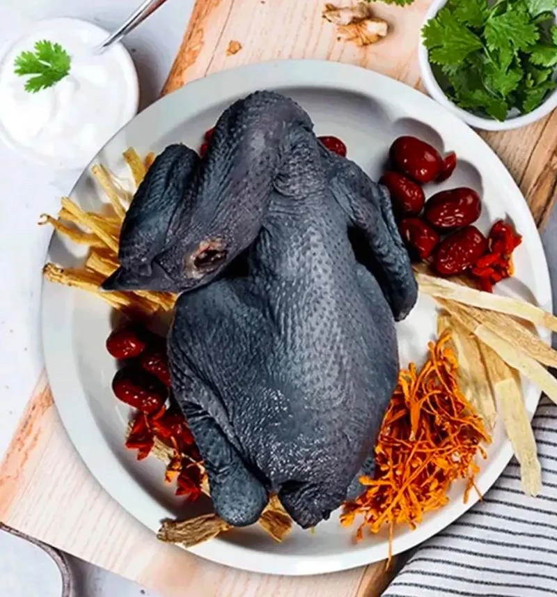 散养乌鸡1只 | 放养10个月 | 主食玉米碎 | 现抓现杀 |