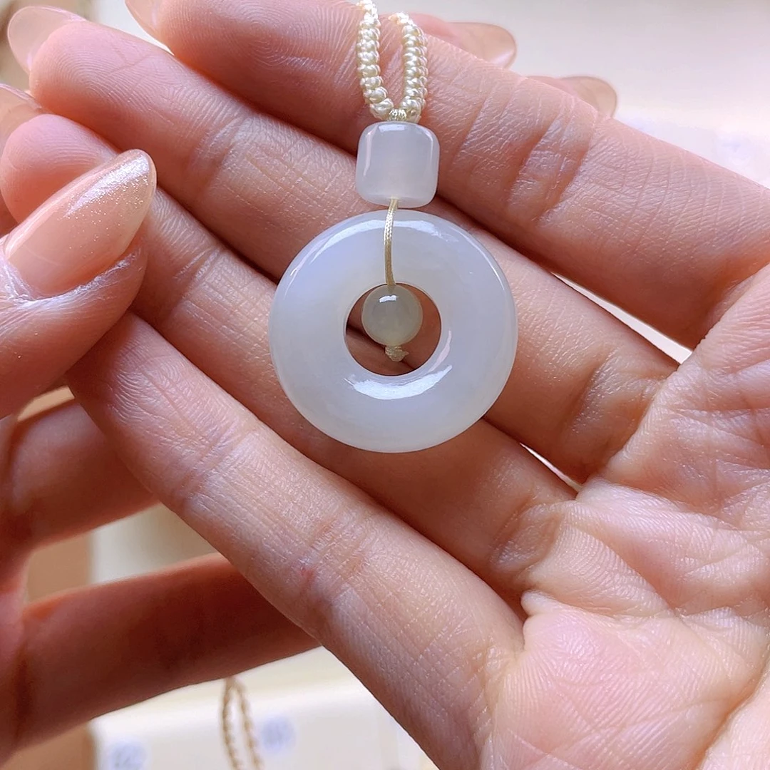 和田玉吊坠(赠链)未镶嵌K****子