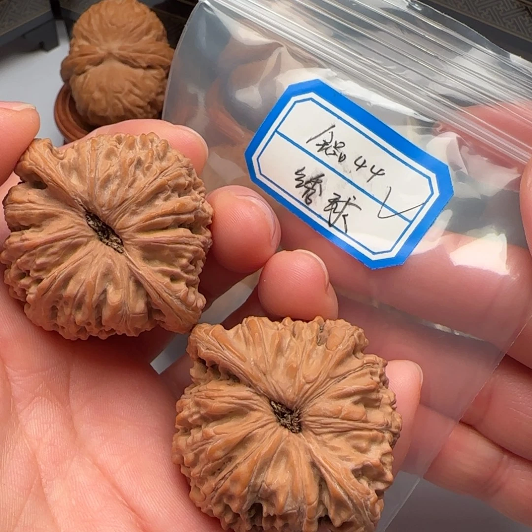 文玩核桃把件发发发