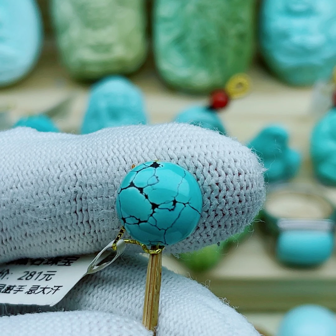 绿松石未镶嵌珠宝奇石