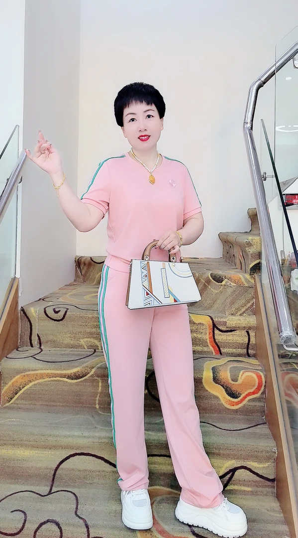 2567 欧货新品粉嫩年轻时尚套装