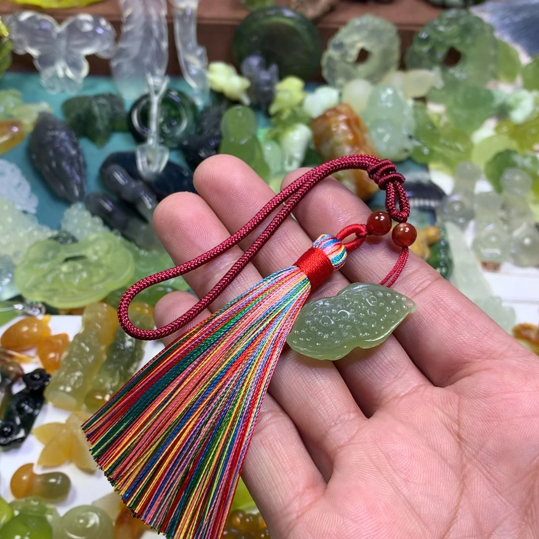 岫玉颈饰未镶嵌T***?花生