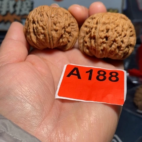 文玩核桃吊坠4243闷白