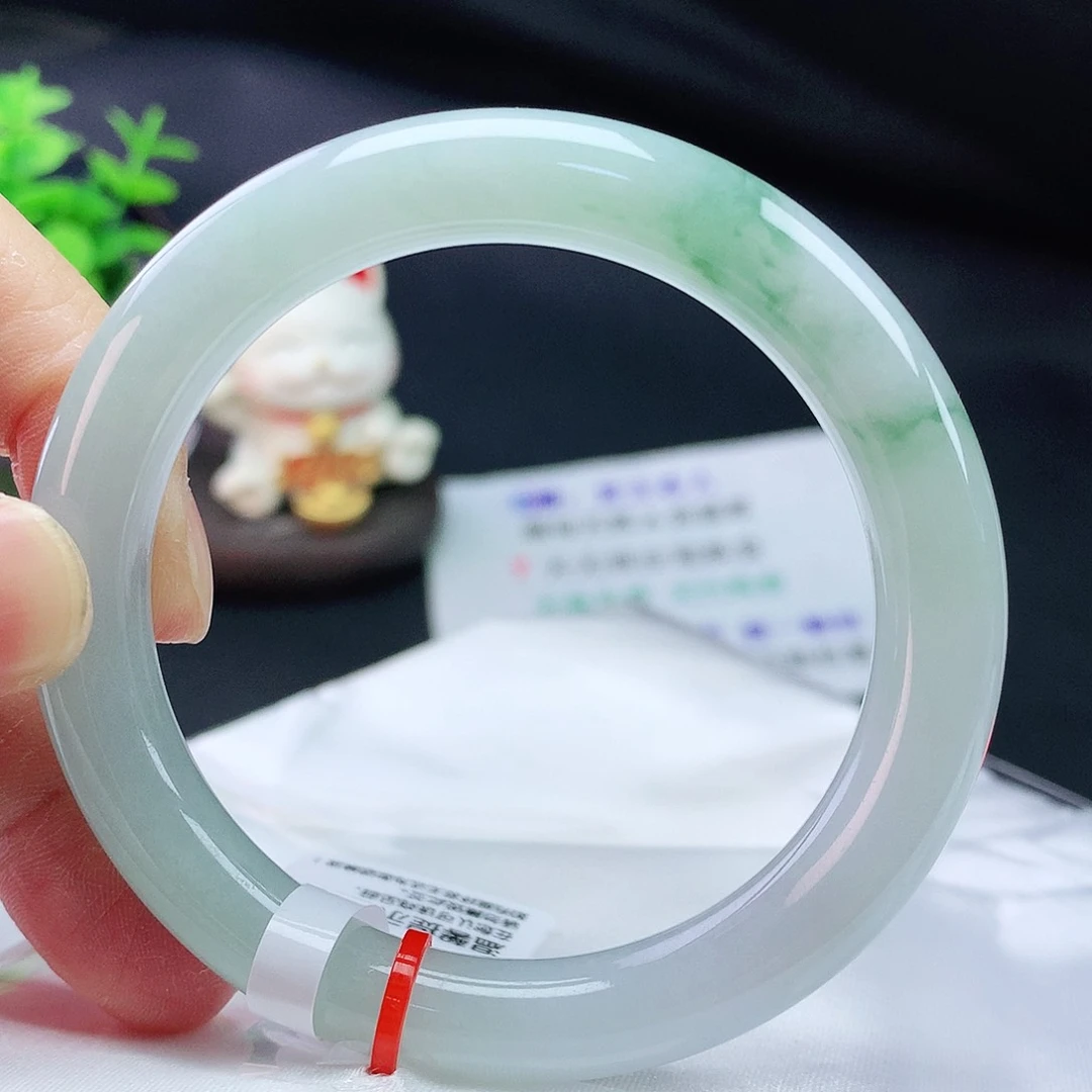 翡翠手镯未镶嵌53圈