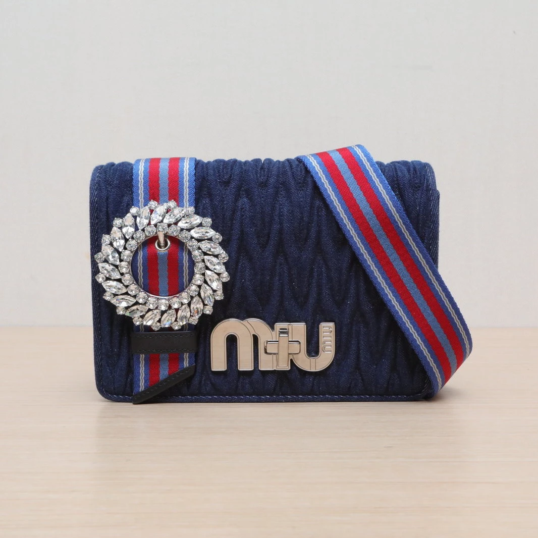99新 MIU MIU/缪缪 花花 牛仔蓝 牛仔布 太阳花 牛仔 单宁斜挎包