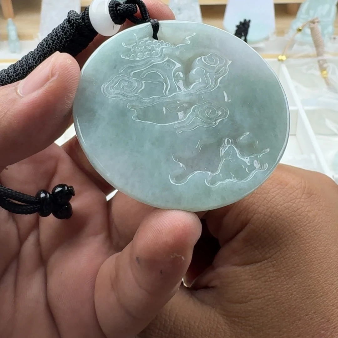 翡翠未镶嵌颈饰天然缅甸A货翡翠