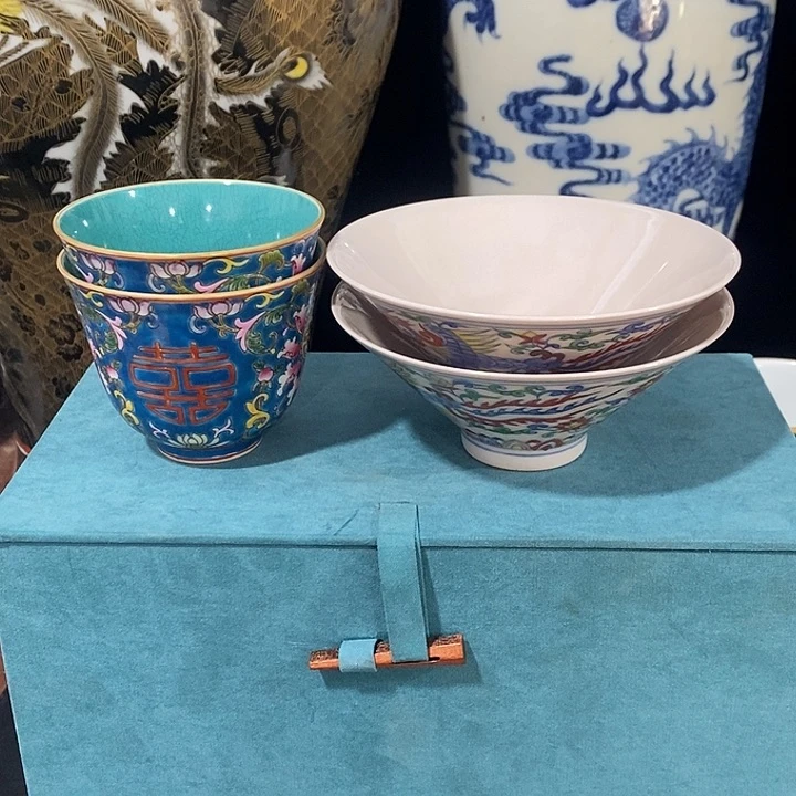 碗用****9珐琅彩斗彩对杯！