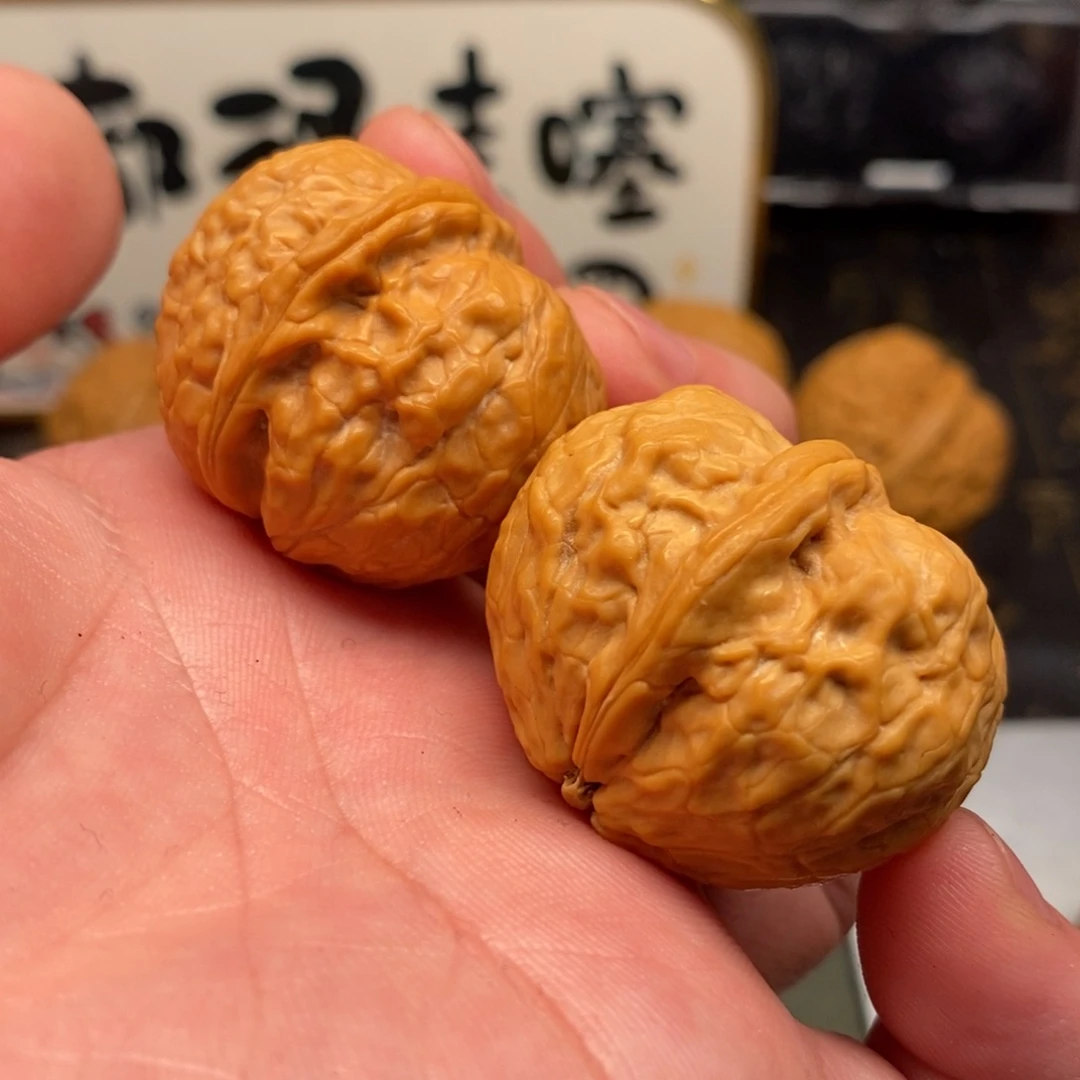 文玩核桃吊坠金元宝