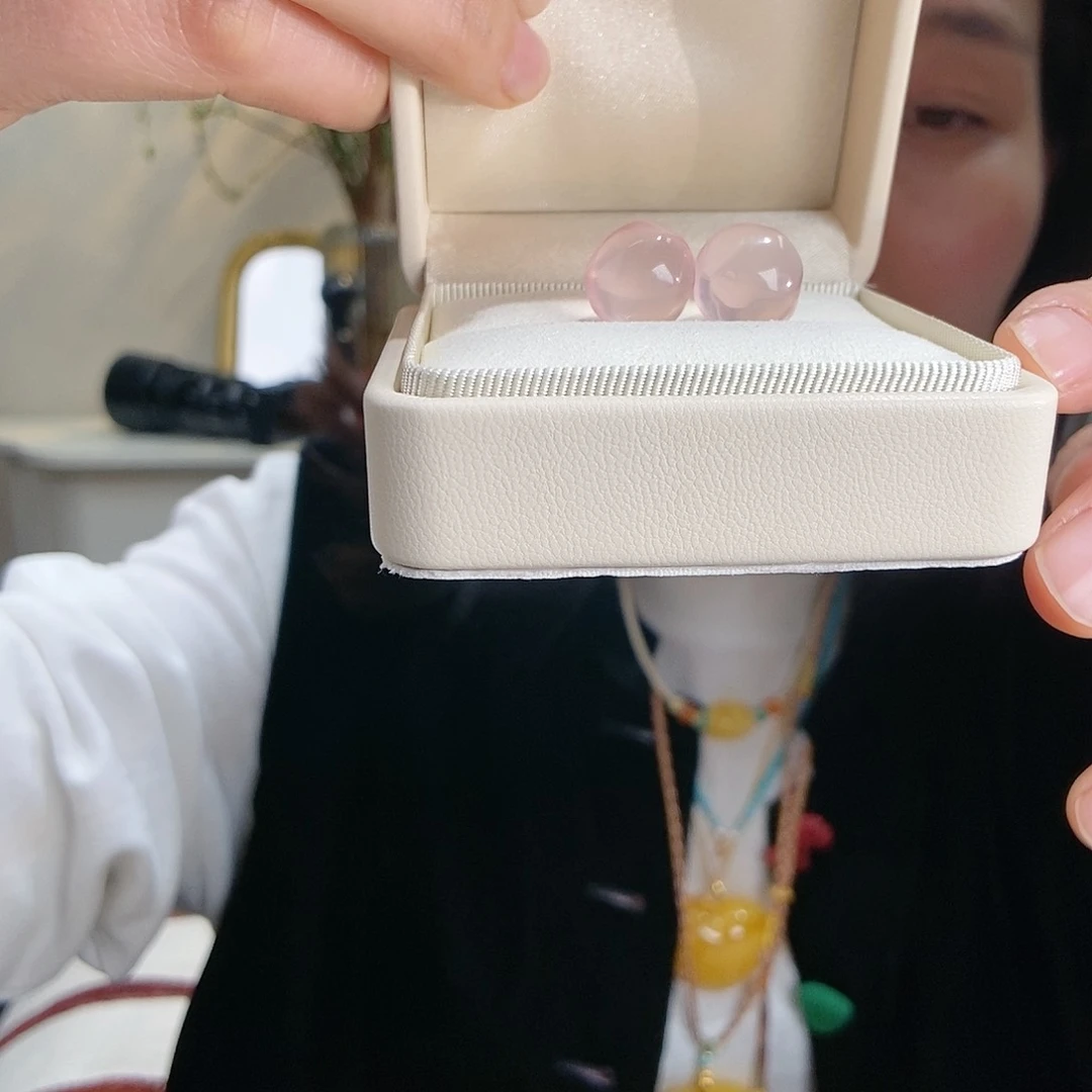 芙蓉石耳饰18K金镶嵌菠萝珠